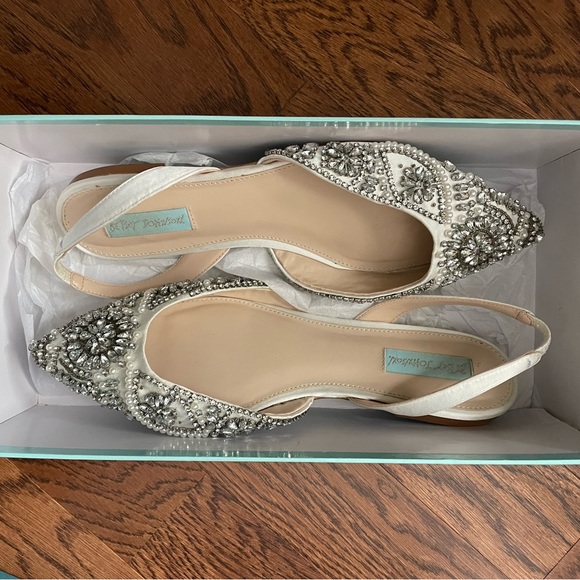 Blue by Betsey Johnson - Ivory - Size 9 - Picture 2 of 6